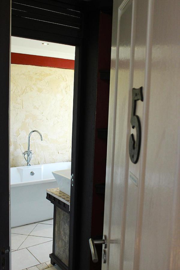 African Adventures Accommodation ダーバンヴィル エクステリア 写真