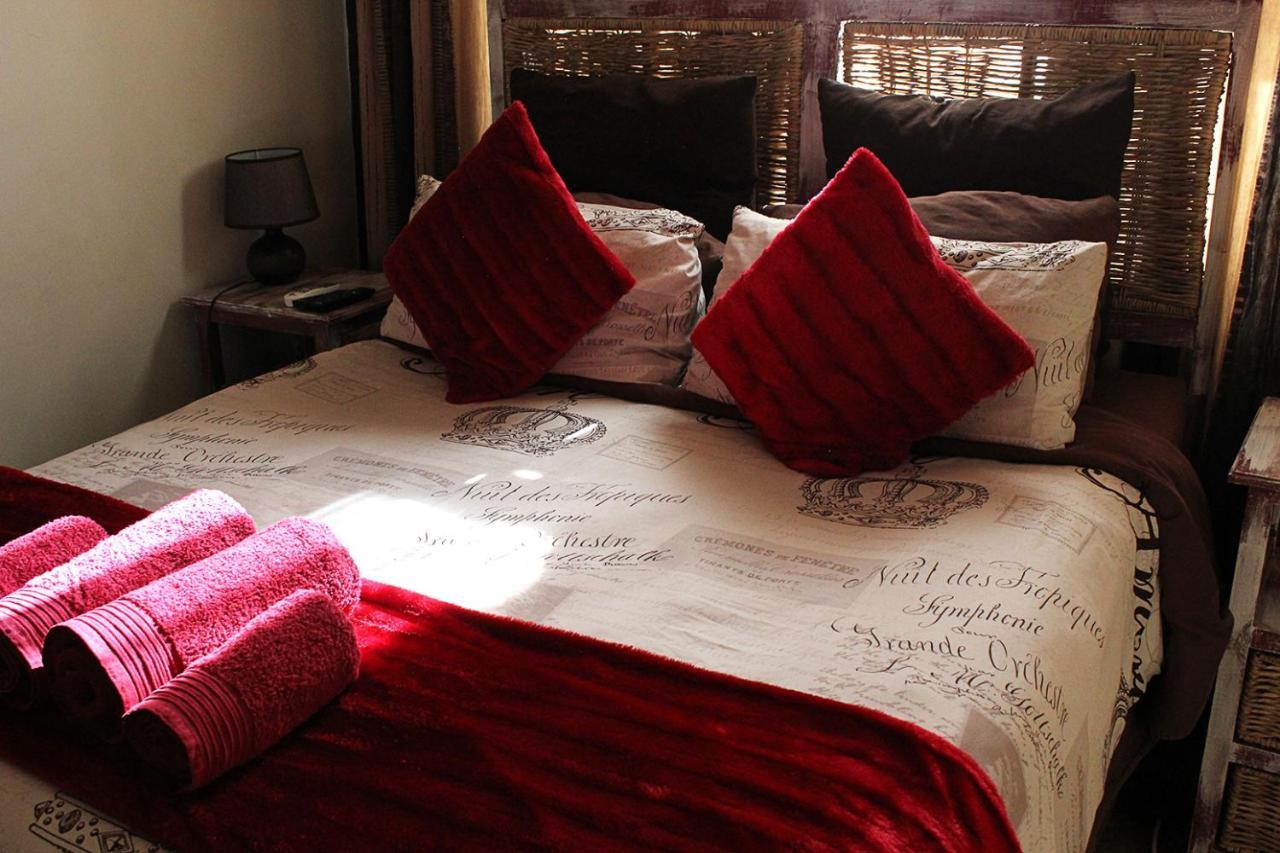 African Adventures Accommodation ダーバンヴィル エクステリア 写真